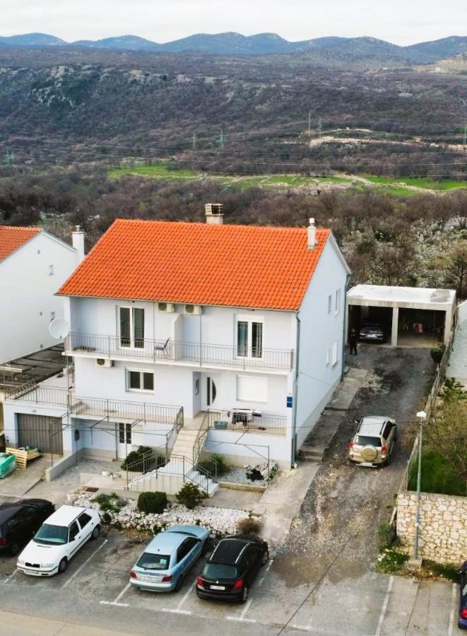 Apartmani Gabrijel Нови-Винодолски Экстерьер фото